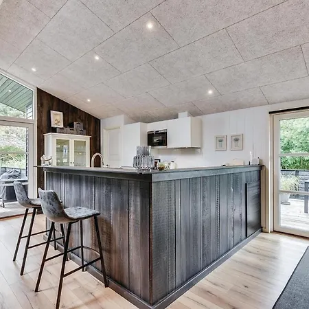 Four-bedroom Holiday In Henne