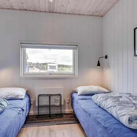 Holiday home Four-bedroom Holiday In Henne *