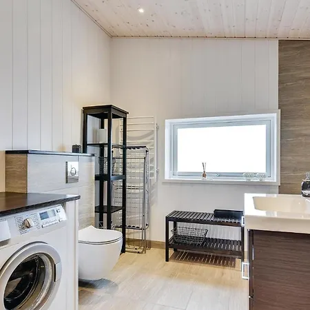 Tatil Evi Four-bedroom Holiday In Henne